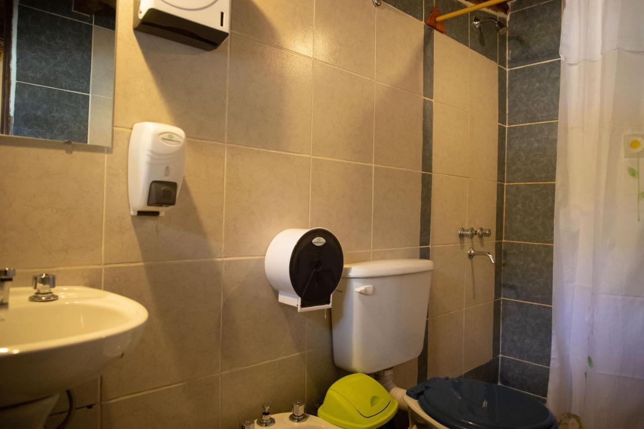 La Casa Del Arbol - Hostel El Bolson Ngoại thất bức ảnh
